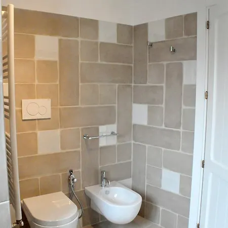 Valois Vera Vista Mare Monopoli